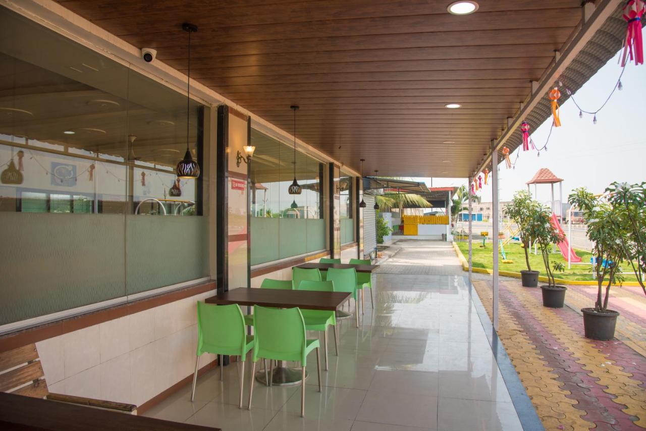 Hotel Rajratna Executive Supe Exteriér fotografie